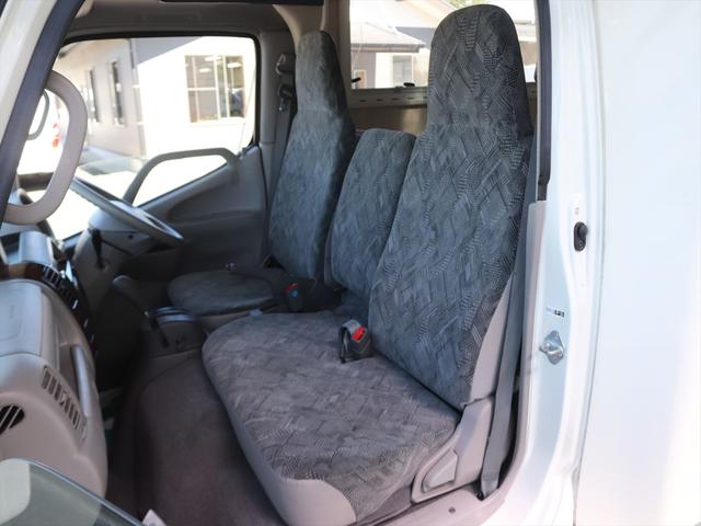 カムロード バンテック コルドバンクス 7人乗り DC60L冷蔵庫 ソーラーパネル ツインサブバッテリー シンク 2口コンロ 走行充電 外部充電 ルーフベント リアラダー 2段ベッド マルチルーム キャブコン(30枚目)