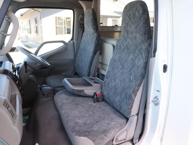 カムロード バンテック コルドバンクス 7人乗り DC60L冷蔵庫 ソーラーパネル ツインサブバッテリー シンク 2口コンロ 走行充電 外部充電 ルーフベント リアラダー 2段ベッド マルチルーム キャブコン(31枚目)