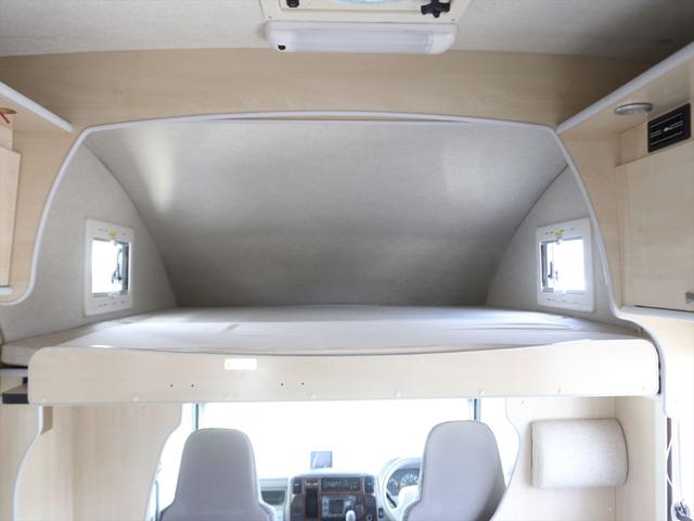 カムロード バンテック コルドバンクス 7人乗り DC60L冷蔵庫 ソーラーパネル ツインサブバッテリー シンク 2口コンロ 走行充電 外部充電 ルーフベント リアラダー 2段ベッド マルチルーム キャブコン(41枚目)