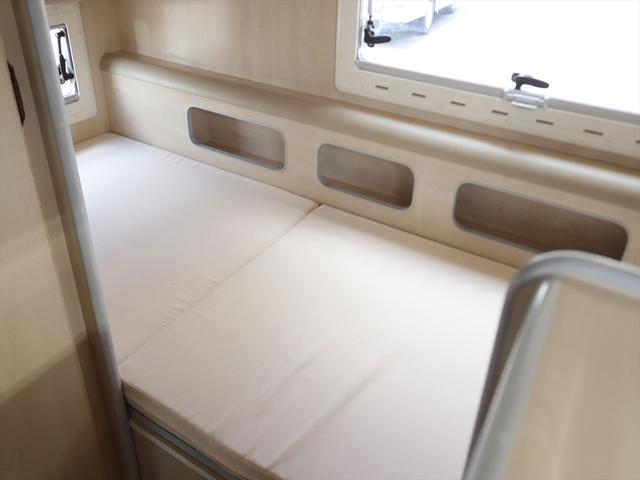 カムロード バンテック コルドバンクス 7人乗り DC60L冷蔵庫 ソーラーパネル ツインサブバッテリー シンク 2口コンロ 走行充電 外部充電 ルーフベント リアラダー 2段ベッド マルチルーム キャブコン(46枚目)