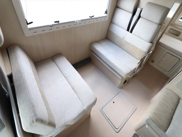 カムロード バンテック コルドバンクス 7人乗り DC60L冷蔵庫 ソーラーパネル ツインサブバッテリー シンク 2口コンロ 走行充電 外部充電 ルーフベント リアラダー 2段ベッド マルチルーム キャブコン(60枚目)