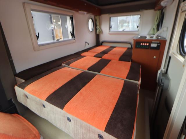 ハイゼットトラック インディアナＲＶ　インディ７２７　タイプＳ　キャンピングカー　ポップアップルーフ　オートマ　外部充電　５００Ｗインバーター　シンク　シングルサブバッテリー　走行充電　アウターシャワー　常時バックミラーモニター　ＥＴＣ　軽キャン（5枚目）