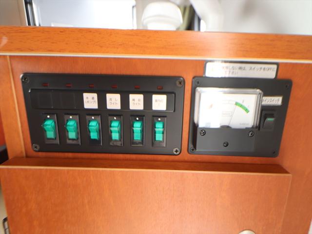 ハイゼットトラック インディアナＲＶ　インディ７２７　タイプＳ　キャンピングカー　ポップアップルーフ　オートマ　外部充電　５００Ｗインバーター　シンク　シングルサブバッテリー　走行充電　アウターシャワー　常時バックミラーモニター　ＥＴＣ　軽キャン（11枚目）