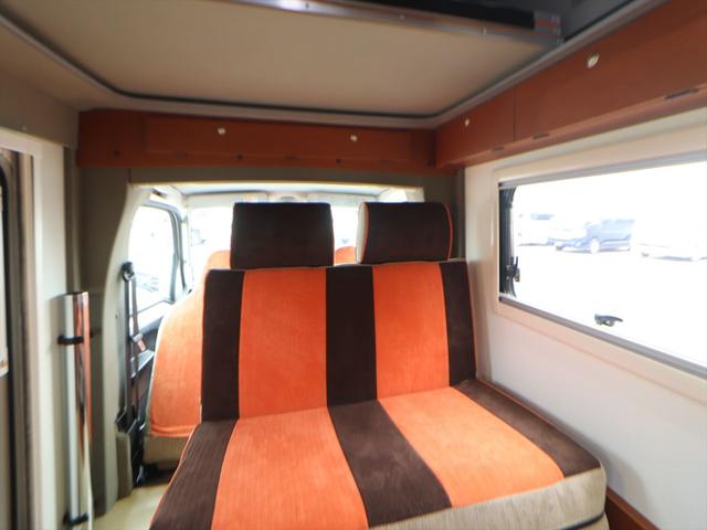 ハイゼットトラック インディアナＲＶ　インディ７２７　タイプＳ　キャンピングカー　ポップアップルーフ　オートマ　外部充電　５００Ｗインバーター　シンク　シングルサブバッテリー　走行充電　アウターシャワー　常時バックミラーモニター　ＥＴＣ　軽キャン（63枚目）