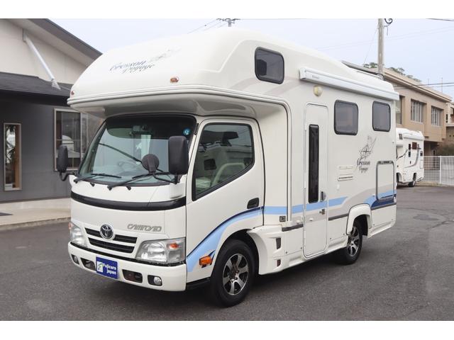 カムロード ナッツＲＶ　クレソンボヤージュ　７名乗車　シンク　冷蔵庫　ＦＦヒーター　ＴＶ　リアクーラー　ツインサブバッテリー　マックスファン　ソーラーパネル　サイドオーニング　外部電源　４００Ｗインバーター　強化スタビ　強化ショック　１５ＡＷ（17枚目）