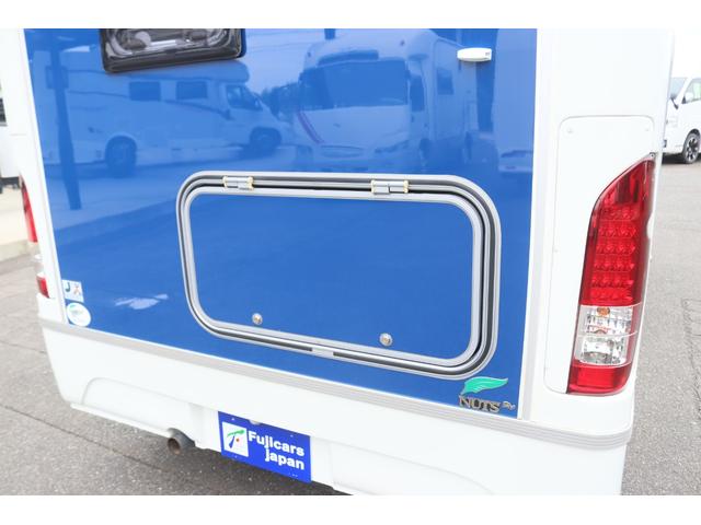 バネットトラック ナッツＲＶ　マッシュ　タイプＡ　キャンピングカー　二段ベッド　ＦＦヒーター　リアクーラー　冷蔵庫　シンク　テレビ　サブバッテリー　走行充電　外部電源　インバーター４００Ｗ　地デジアンテナ　マックスファン　メモリーナビ　フルセグ（22枚目）