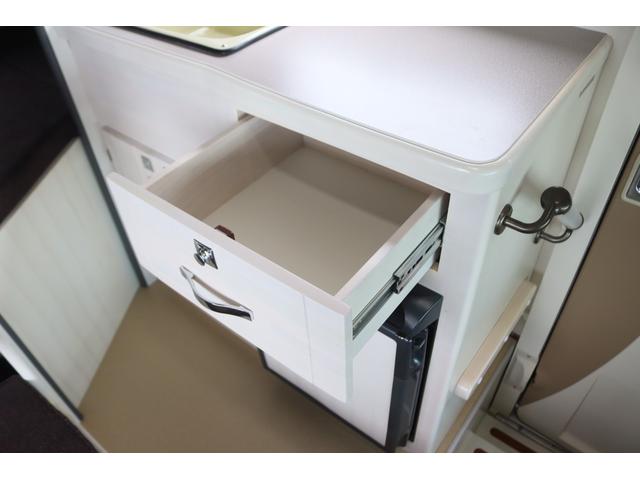 バネットトラック ナッツＲＶ　マッシュ　タイプＡ　キャンピングカー　二段ベッド　ＦＦヒーター　リアクーラー　冷蔵庫　シンク　テレビ　サブバッテリー　走行充電　外部電源　インバーター４００Ｗ　地デジアンテナ　マックスファン　メモリーナビ　フルセグ（29枚目）
