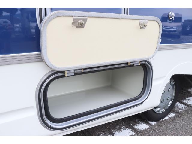 バネットトラック ナッツＲＶ　マッシュ　タイプＡ　キャンピングカー　二段ベッド　ＦＦヒーター　リアクーラー　冷蔵庫　シンク　テレビ　サブバッテリー　走行充電　外部電源　インバーター４００Ｗ　地デジアンテナ　マックスファン　メモリーナビ　フルセグ（31枚目）