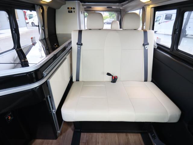 ハイエースバン ホワイトハウス　ＳｅｖｅｎＳｔａｒプレシャス　キャンピングカー　電動ポップアップルーフ　フレキシブルソーラーパネル　ＦＦヒーター　フリップダウンモニター　ツインサブバッテリー　ＣＴＥＫ充電器　１５００Ｗインバーター　給排水タンク　助手席回転シート（2枚目）