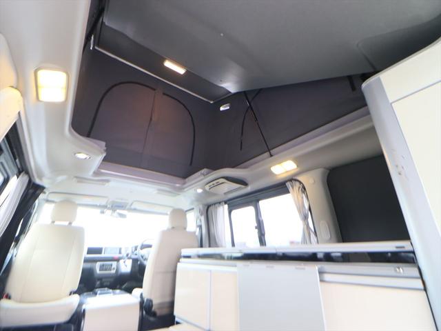 ハイエースバン ホワイトハウス　ＳｅｖｅｎＳｔａｒプレシャス　キャンピングカー　電動ポップアップルーフ　フレキシブルソーラーパネル　ＦＦヒーター　フリップダウンモニター　ツインサブバッテリー　ＣＴＥＫ充電器　１５００Ｗインバーター　給排水タンク　助手席回転シート（10枚目）