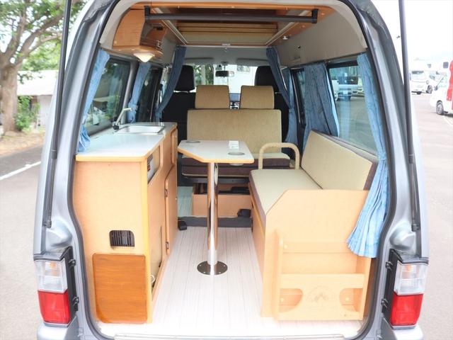 ボンゴバン キャンピングカー広島　プチ　チョイス２　キャンピングカー　ポップアップルーフ　ＦＦヒーター　ポータブル冷蔵庫　シンク　引出式カセットコンロ　サブバッテリー　走行充電　外部電源　網戸２枚　カーテン　リアラダー（49枚目）