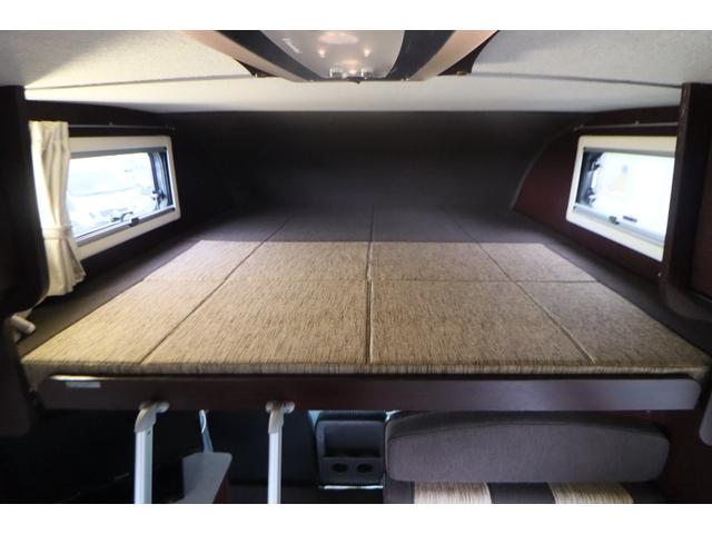 カムロード クレソンボヤージュ　エボライト　キャンピングカー　家庭用エアコン　ＦＦヒーター　ソーラーパネル　インバーター１５００Ｗ　トリプルサブ　電子レンジ　テレビ　　リアスタビライザー　強化ショック　冷蔵庫　シンク　リアクーラー　バックカメラ（5枚目）