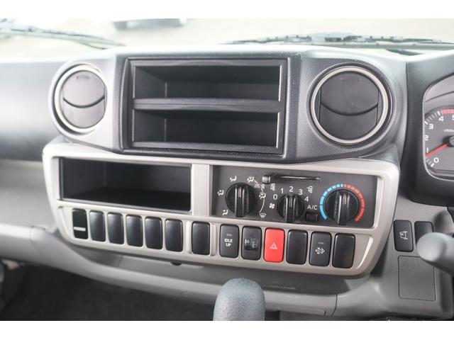 カムロード クレソンボヤージュ　エボライト　キャンピングカー　家庭用エアコン　ＦＦヒーター　ソーラーパネル　インバーター１５００Ｗ　トリプルサブ　電子レンジ　テレビ　　リアスタビライザー　強化ショック　冷蔵庫　シンク　リアクーラー　バックカメラ（23枚目）