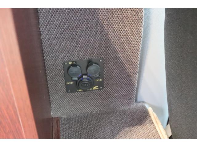 カムロード クレソンボヤージュ　エボライト　キャンピングカー　家庭用エアコン　ＦＦヒーター　ソーラーパネル　インバーター１５００Ｗ　トリプルサブ　電子レンジ　テレビ　　リアスタビライザー　強化ショック　冷蔵庫　シンク　リアクーラー　バックカメラ（24枚目）