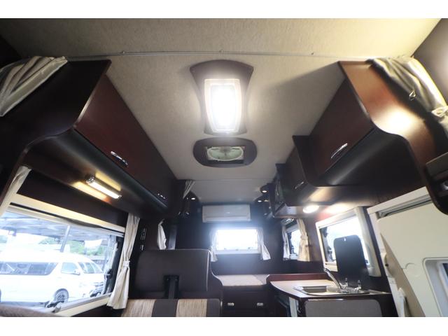 カムロード クレソンボヤージュ　エボライト　キャンピングカー　家庭用エアコン　ＦＦヒーター　ソーラーパネル　インバーター１５００Ｗ　トリプルサブ　電子レンジ　テレビ　　リアスタビライザー　強化ショック　冷蔵庫　シンク　リアクーラー　バックカメラ（37枚目）