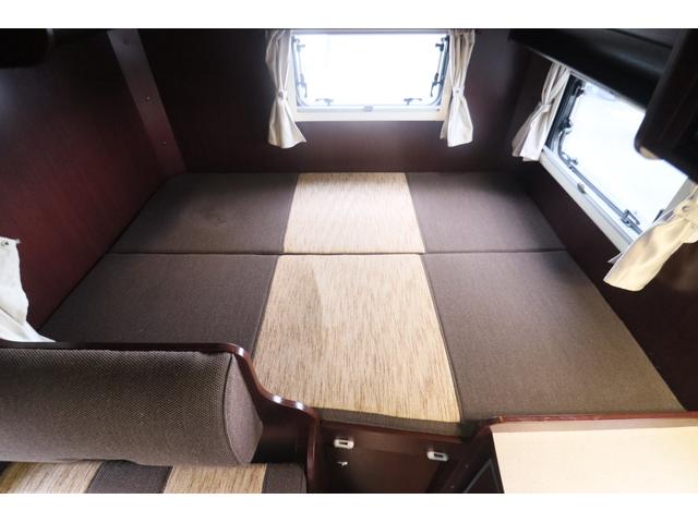 カムロード クレソンボヤージュ　エボライト　キャンピングカー　家庭用エアコン　ＦＦヒーター　ソーラーパネル　インバーター１５００Ｗ　トリプルサブ　電子レンジ　テレビ　　リアスタビライザー　強化ショック　冷蔵庫　シンク　リアクーラー　バックカメラ（42枚目）