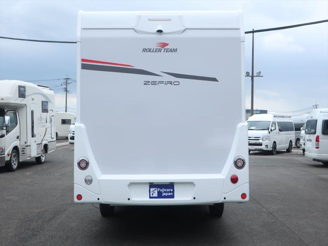 デュカト ローラーチーム　ゼフィーロ２８５ＴＬ　新車　キャンピングカー　乗車５名　就寝５名　家庭用エアコン　セーフティパック　燃料タンク９０Ｌ　右ハンドル　ＬＥＤデイライト　パーキングセンサー　温水ボイラー　ＦＦヒーター　電動プルダウンベッド　１８０馬力（24枚目）