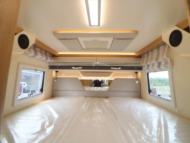 デュカト ローラーチーム　ゼフィーロ２８５ＴＬ　新車　キャンピングカー　乗車５名　就寝５名　家庭用エアコン　セーフティパック　燃料タンク９０Ｌ　右ハンドル　ＬＥＤデイライト　パーキングセンサー　温水ボイラー　ＦＦヒーター　電動プルダウンベッド　１８０馬力（53枚目）
