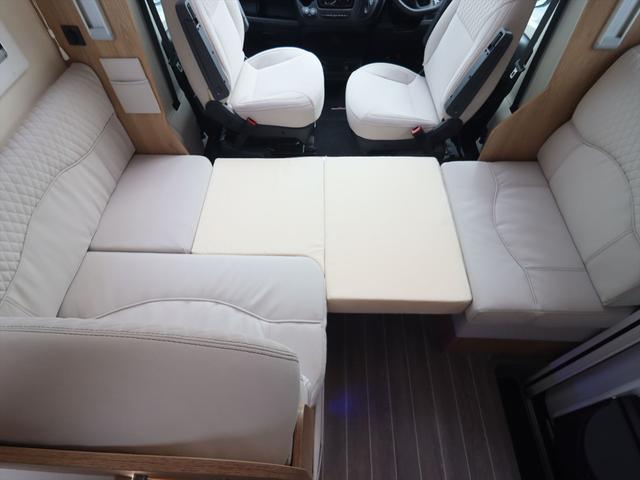 デュカト ローラーチーム　ゼフィーロ２８５ＴＬ　新車　キャンピングカー　乗車５名　就寝５名　家庭用エアコン　セーフティパック　燃料タンク９０Ｌ　右ハンドル　ＬＥＤデイライト　パーキングセンサー　温水ボイラー　ＦＦヒーター　電動プルダウンベッド　１８０馬力（68枚目）
