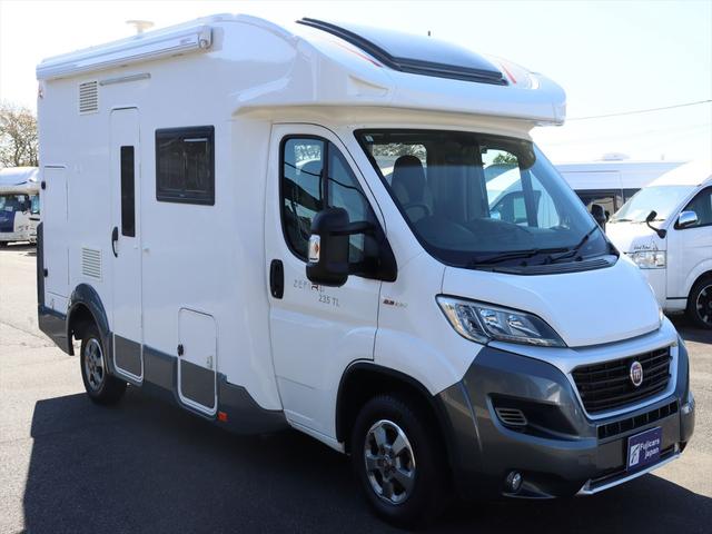 デュカト ローラーチーム　ゼフィーロ２３５ＴＬ　キャンピングカー　ワンオーナー　１５００Ｗインバーター　ＦＦヒーター　ボイラー　ソーラーパネル　サイドオーニング　ツインサブ　液晶テレビ　チューナー　給水タンク１００Ｌ　排水タンク１２０Ｌ　ドラレコ（17枚目）