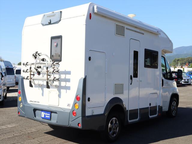 デュカト ローラーチーム　ゼフィーロ２３５ＴＬ　キャンピングカー　ワンオーナー　１５００Ｗインバーター　ＦＦヒーター　ボイラー　ソーラーパネル　サイドオーニング　ツインサブ　液晶テレビ　チューナー　給水タンク１００Ｌ　排水タンク１２０Ｌ　ドラレコ（19枚目）