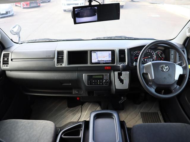 ハイエースワゴン ＲＶトラスト　ＴＲ５００　Ｃ－ＬＨ　４ＷＤ　４人乗り　家庭用エアコン　ＦＦヒーター　マルチルーム　３００Ｗ＋１５００Ｗインバーター　ツインサブ　電子レンジ　リアクーラー　冷蔵庫　液晶テレビ　地デジチューナー　常時バックモニター　キャンピングカー（15枚目）