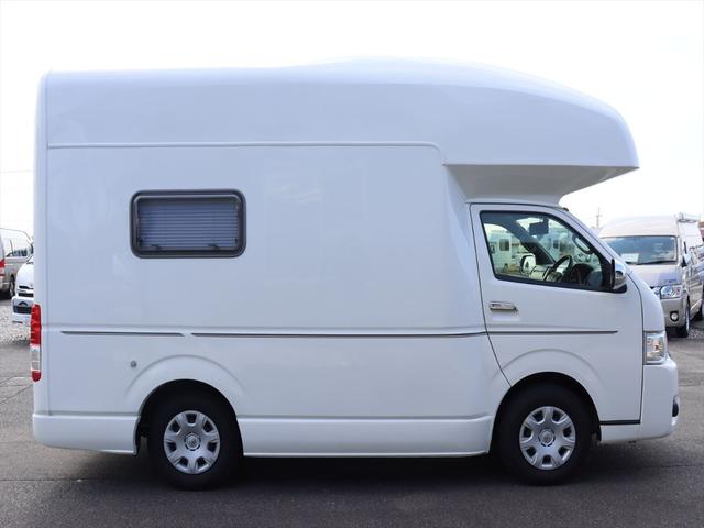ハイエースワゴン ＲＶトラスト　ＴＲ５００　Ｃ－ＬＨ　４ＷＤ　４人乗り　家庭用エアコン　ＦＦヒーター　マルチルーム　３００Ｗ＋１５００Ｗインバーター　ツインサブ　電子レンジ　リアクーラー　冷蔵庫　液晶テレビ　地デジチューナー　常時バックモニター　キャンピングカー（22枚目）