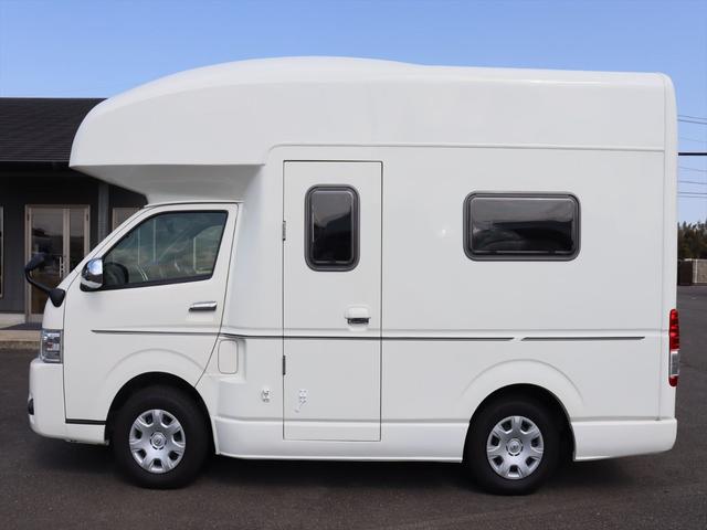 ハイエースワゴン ＲＶトラスト　ＴＲ５００　Ｃ－ＬＨ　４ＷＤ　４人乗り　家庭用エアコン　ＦＦヒーター　マルチルーム　３００Ｗ＋１５００Ｗインバーター　ツインサブ　電子レンジ　リアクーラー　冷蔵庫　液晶テレビ　地デジチューナー　常時バックモニター　キャンピングカー（23枚目）