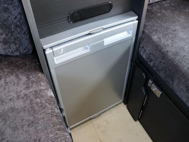 ハイエースワゴン ＲＶトラスト　ＴＲ５００　Ｃ－ＬＨ　４ＷＤ　４人乗り　家庭用エアコン　ＦＦヒーター　マルチルーム　３００Ｗ＋１５００Ｗインバーター　ツインサブ　電子レンジ　リアクーラー　冷蔵庫　液晶テレビ　地デジチューナー　常時バックモニター　キャンピングカー（45枚目）