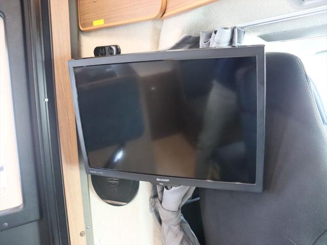 ハイエースワゴン ＲＶトラスト　ＴＲ５００　ＮＥＵＴＲＩＳＥ　ニュートライズ　ＯＰ５３２　リチウム４００Ａｈ　ソーラーパネル５２５Ｗ　足廻り一式強化　レカロ２脚ヒーター付き　オーニング　全方位カメラ　内部電源　ボディラッピング　アルパインインナーミラー　４ＷＤ　キャンピングカー（8枚目）