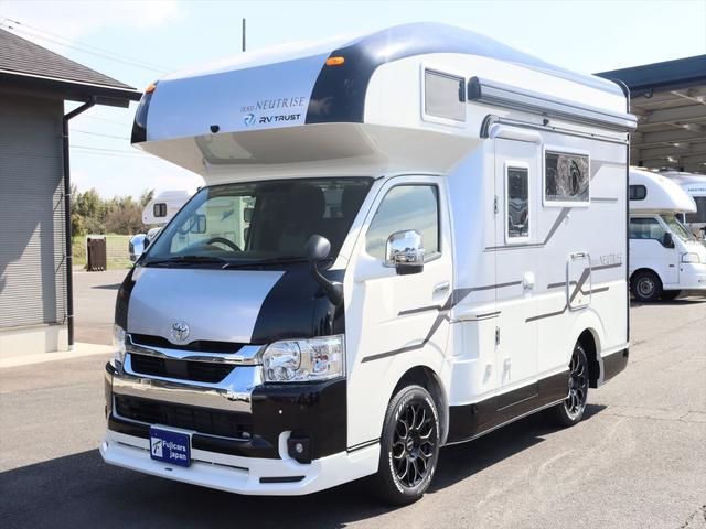 ハイエースワゴン ＲＶトラスト　ＴＲ５００　ＮＥＵＴＲＩＳＥ　ニュートライズ　ＯＰ５３２　リチウム４００Ａｈ　ソーラーパネル５２５Ｗ　足廻り一式強化　レカロ２脚ヒーター付き　オーニング　全方位カメラ　内部電源　ボディラッピング　アルパインインナーミラー　４ＷＤ　キャンピングカー（16枚目）