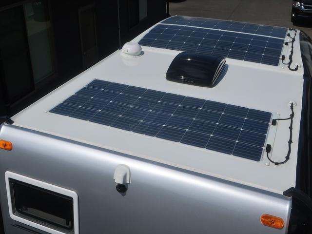 ハイエースワゴン ＲＶトラスト　ＴＲ５００　ＮＥＵＴＲＩＳＥ　ニュートライズ　ＯＰ５３２　リチウム４００Ａｈ　ソーラーパネル５２５Ｗ　足廻り一式強化　レカロ２脚ヒーター付き　オーニング　全方位カメラ　内部電源　ボディラッピング　アルパインインナーミラー　４ＷＤ　キャンピングカー（20枚目）