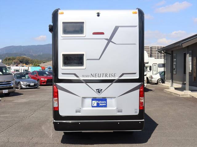 ハイエースワゴン ＲＶトラスト　ＴＲ５００　ＮＥＵＴＲＩＳＥ　ニュートライズ　ＯＰ５３２　リチウム４００Ａｈ　ソーラーパネル５２５Ｗ　足廻り一式強化　レカロ２脚ヒーター付き　オーニング　全方位カメラ　内部電源　ボディラッピング　アルパインインナーミラー　４ＷＤ　キャンピングカー（25枚目）