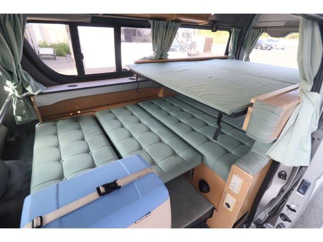 ハイエースバン アネックス　ジョイフル　キャンピングカー　シンク　冷蔵庫　サブバッテリー　インバーター３５０Ｗ　走行充電　外部電源　オーニング　フリップダウンモニター　社外１５インチＡＷ　ナビ　フルセグ　Ｂｌｕｅｔｏｏｔｈ　ＥＴＣ（4枚目）