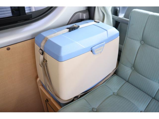 ハイエースバン アネックス　ジョイフル　キャンピングカー　シンク　冷蔵庫　サブバッテリー　インバーター３５０Ｗ　走行充電　外部電源　オーニング　フリップダウンモニター　社外１５インチＡＷ　ナビ　フルセグ　Ｂｌｕｅｔｏｏｔｈ　ＥＴＣ（30枚目）