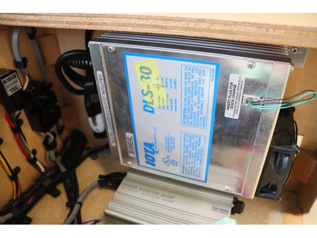 ハイエースバン アネックス　ジョイフル　キャンピングカー　シンク　冷蔵庫　サブバッテリー　インバーター３５０Ｗ　走行充電　外部電源　オーニング　フリップダウンモニター　社外１５インチＡＷ　ナビ　フルセグ　Ｂｌｕｅｔｏｏｔｈ　ＥＴＣ（48枚目）