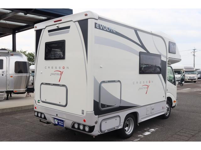 カムロード ナッツＲＶ　クレソンジャーニー　タイプＸ　先進安全装備／家庭用エアコン／急速充電／１５００Ｗインバーター／給排水タンク６０Ｌ／強化ショック／ビックＸナビ／７人乗りＦＦヒーター／液晶テレビ／電子レンジ／トリプルサブＢＴ／キャンピングカー（18枚目）