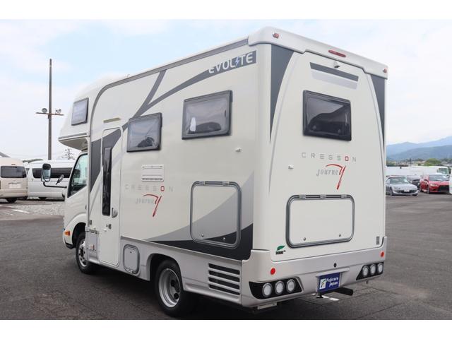 カムロード ナッツＲＶ　クレソンジャーニー　タイプＸ　先進安全装備／家庭用エアコン／急速充電／１５００Ｗインバーター／給排水タンク６０Ｌ／強化ショック／ビックＸナビ／７人乗りＦＦヒーター／液晶テレビ／電子レンジ／トリプルサブＢＴ／キャンピングカー（19枚目）