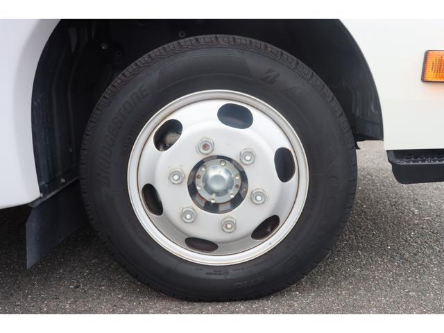 カムロード ナッツＲＶ　クレソンジャーニー　タイプＸ　先進安全装備／家庭用エアコン／急速充電／１５００Ｗインバーター／給排水タンク６０Ｌ／強化ショック／ビックＸナビ／７人乗りＦＦヒーター／液晶テレビ／電子レンジ／トリプルサブＢＴ／キャンピングカー（28枚目）