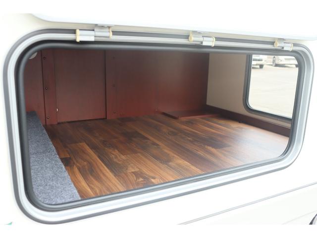 カムロード ナッツＲＶ　クレソンジャーニー　タイプＸ　先進安全装備／家庭用エアコン／急速充電／１５００Ｗインバーター／給排水タンク６０Ｌ／強化ショック／ビックＸナビ／７人乗りＦＦヒーター／液晶テレビ／電子レンジ／トリプルサブＢＴ／キャンピングカー（31枚目）