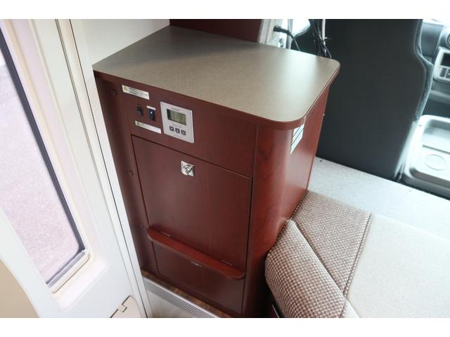 カムロード ナッツＲＶ　クレソンジャーニー　タイプＸ　先進安全装備／家庭用エアコン／急速充電／１５００Ｗインバーター／給排水タンク６０Ｌ／強化ショック／ビックＸナビ／７人乗りＦＦヒーター／液晶テレビ／電子レンジ／トリプルサブＢＴ／キャンピングカー（53枚目）