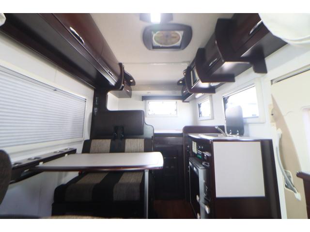 カムロード ナッツＲＶ　クレソンＸ　キャンピングカー　ＦＦヒーター　ソーラーパネル　インバーター１５００Ｗ　テレビ　電子レンジ　マックスファン　リアクーラー　ツインサブ　外部電源　走行充電　常時リアモニター　ナビ　Ｂｌｕｅｔｏｏｔｈ（2枚目）