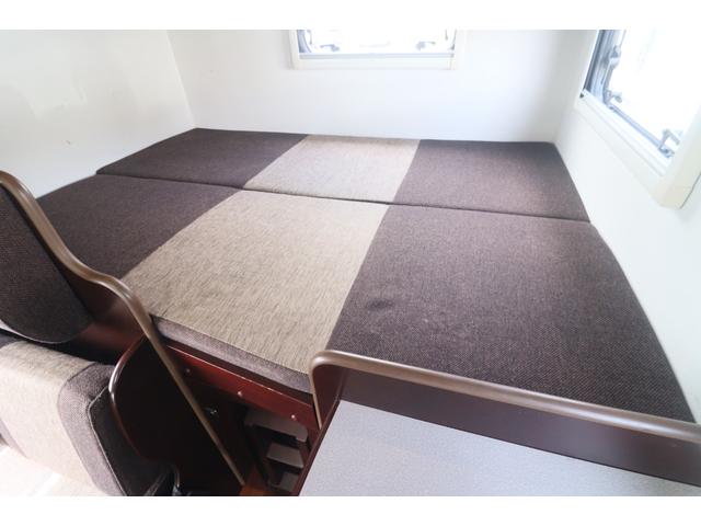 カムロード ナッツＲＶ　クレソンＸ　キャンピングカー　ＦＦヒーター　ソーラーパネル　インバーター１５００Ｗ　テレビ　電子レンジ　マックスファン　リアクーラー　ツインサブ　外部電源　走行充電　常時リアモニター　ナビ　Ｂｌｕｅｔｏｏｔｈ（5枚目）