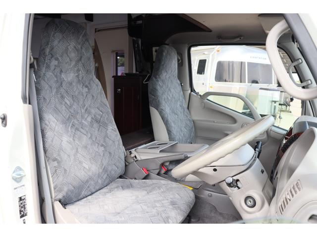 カムロード ナッツＲＶ　クレソンＸ　キャンピングカー　ＦＦヒーター　ソーラーパネル　インバーター１５００Ｗ　テレビ　電子レンジ　マックスファン　リアクーラー　ツインサブ　外部電源　走行充電　常時リアモニター　ナビ　Ｂｌｕｅｔｏｏｔｈ（14枚目）