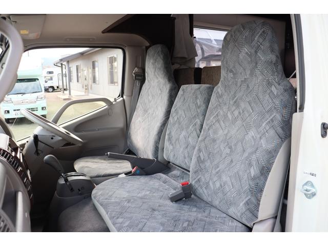 カムロード ナッツＲＶ　クレソンＸ　キャンピングカー　ＦＦヒーター　ソーラーパネル　インバーター１５００Ｗ　テレビ　電子レンジ　マックスファン　リアクーラー　ツインサブ　外部電源　走行充電　常時リアモニター　ナビ　Ｂｌｕｅｔｏｏｔｈ（15枚目）