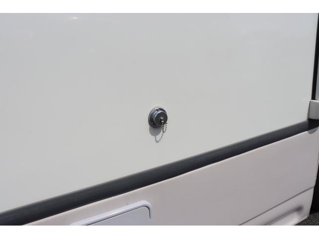 カムロード ナッツＲＶ　クレソンＸ　キャンピングカー　ＦＦヒーター　ソーラーパネル　インバーター１５００Ｗ　テレビ　電子レンジ　マックスファン　リアクーラー　ツインサブ　外部電源　走行充電　常時リアモニター　ナビ　Ｂｌｕｅｔｏｏｔｈ（21枚目）