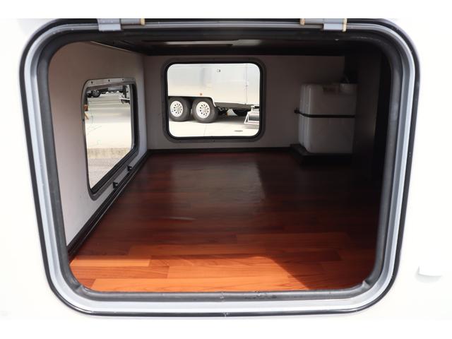 カムロード ナッツＲＶ　クレソンＸ　キャンピングカー　ＦＦヒーター　ソーラーパネル　インバーター１５００Ｗ　テレビ　電子レンジ　マックスファン　リアクーラー　ツインサブ　外部電源　走行充電　常時リアモニター　ナビ　Ｂｌｕｅｔｏｏｔｈ（32枚目）