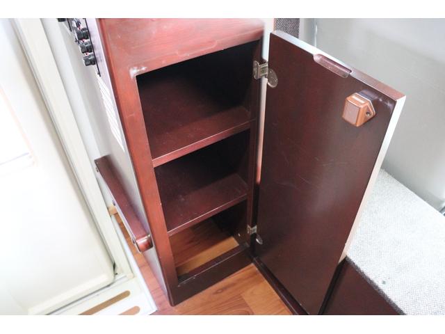 カムロード ナッツＲＶ　クレソンＸ　キャンピングカー　ＦＦヒーター　ソーラーパネル　インバーター１５００Ｗ　テレビ　電子レンジ　マックスファン　リアクーラー　ツインサブ　外部電源　走行充電　常時リアモニター　ナビ　Ｂｌｕｅｔｏｏｔｈ（39枚目）