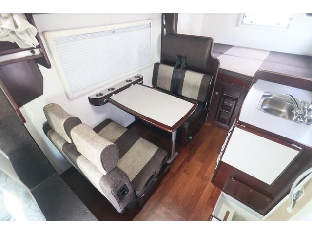 カムロード ナッツＲＶ　クレソンＸ　キャンピングカー　ＦＦヒーター　ソーラーパネル　インバーター１５００Ｗ　テレビ　電子レンジ　マックスファン　リアクーラー　ツインサブ　外部電源　走行充電　常時リアモニター　ナビ　Ｂｌｕｅｔｏｏｔｈ（51枚目）