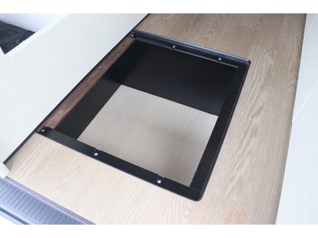 ハイエースワゴン アルフレックス　ブリリオ　／床堀８ナンバー／ＦＦヒーター／１５００Ｗインバーター／ツインサブ／シンク／ポータブル冷蔵庫／フリップダウン／ナビ切替ＳＷ／外部充電／前後ドラレコ／ＬＥＤヘッドライト／パワースライド／キャンピングカー（12枚目）